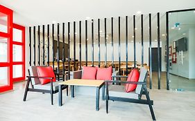 Super Townhouse Prithvi Resort Near Phoenix Palassio