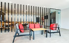 Townhouse Prithvi Resort Near Phoenix Palassio